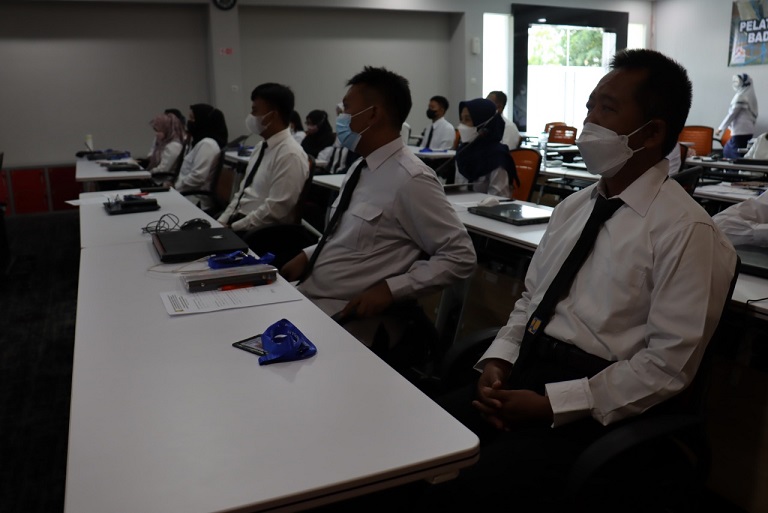  saat membuka Pelatihan Operasi dan Pemeliharaan Bendungan melalui konferensi video